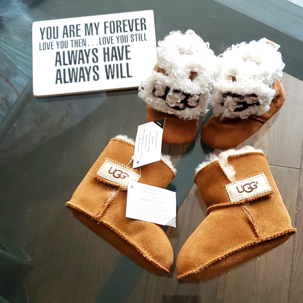 Ugg  NWT. Flash